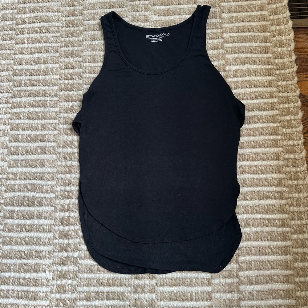 Beyond Yoga Open sides tank - Picture 4 of 4